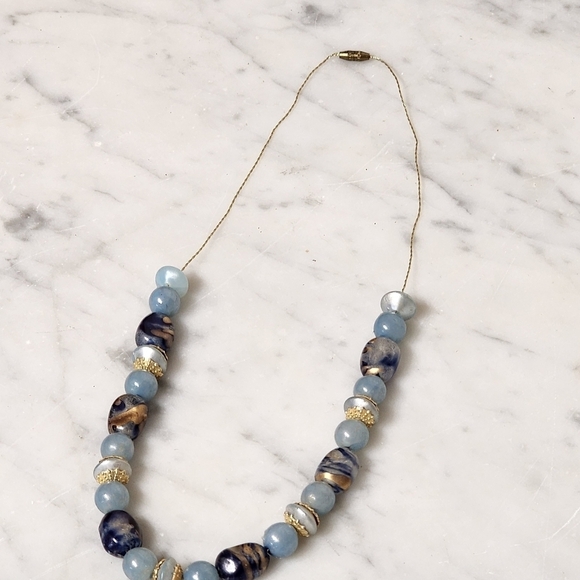 Vintage Acrylic Faux Stone Necklace Beaded Slide Delicate Chain Lightweight Blue - Picture 2 of 6